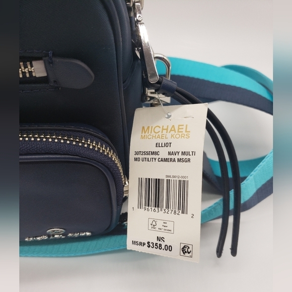208- Michael Kors Elliot MD Utility Camera Navy Color Medium Size NWT - Picture 5 of 5